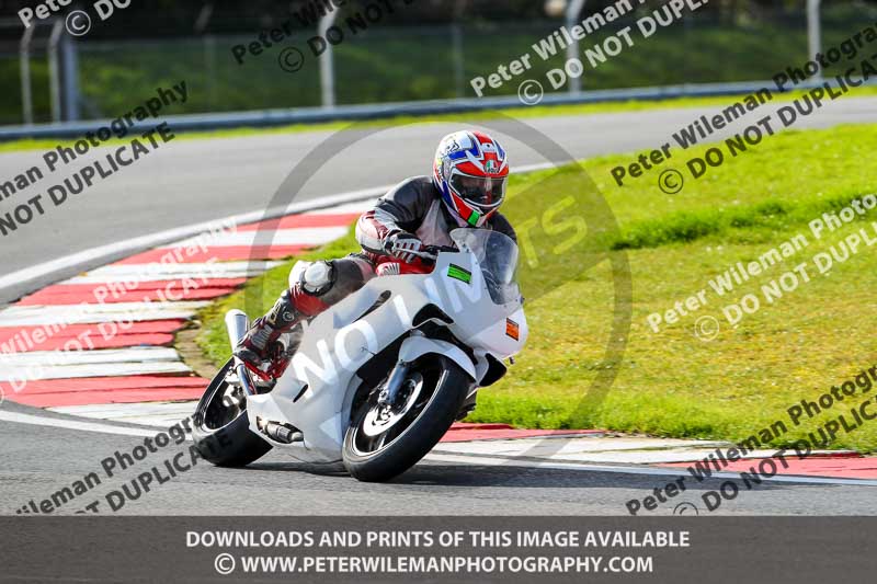 donington no limits trackday;donington park photographs;donington trackday photographs;no limits trackdays;peter wileman photography;trackday digital images;trackday photos